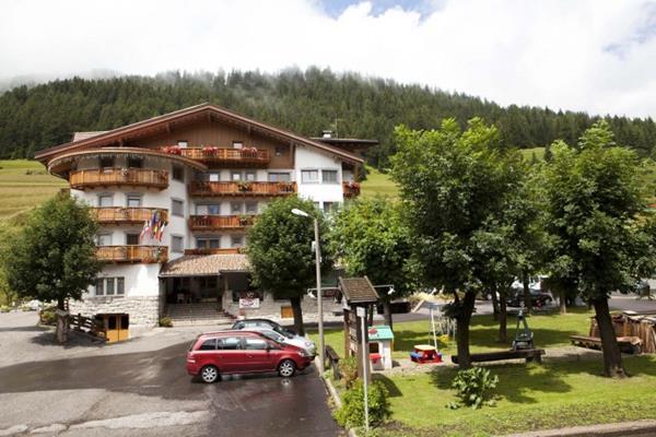 Hotel Europa Pozza di Fassa Zewnętrze zdjęcie